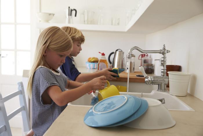 Kućanskim poslovima do uspješnog djeteta